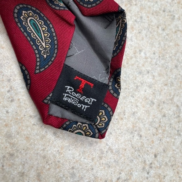 Robert Talbott Jacobson’s Red Paisley Tie Handsewn Silk 58” - Picture 8 of 10